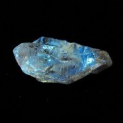 天然蛍光石油クォーツクリスタル。 超強蛍光！】パキスタン産オイルインクォーツ・単晶【④6.60ct
