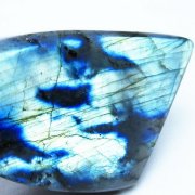 ラブラドライト（曹灰長石）は宇宙や未来の叡智を宿す石｜銀座東道