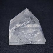 ヒマラヤ水晶ピラミッド [t648-3595]