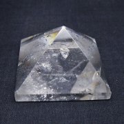 ヒマラヤ水晶ピラミッド [t648-3669]