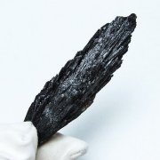 ブラック カイヤナイト 原石[T697-3914]
