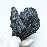 ブラック カイヤナイト 原石[T697-3937]