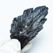 カイヤナイト（藍晶石）は神秘的な色合いと模様の天然石です｜銀座東道