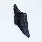 ブラック カイヤナイト 原石[T697-4172]