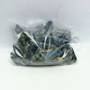 1Kg カイヤナイト原石[T699-1872]