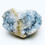 セレスタイト　天使の石　空間浄化　運気上昇 保存版】セレスタイトの意味・効果・浄化方法｜心を癒す「天使の