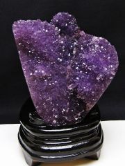 アメジスト（紫水晶）「ウルグアイ産クラスター」の商品一覧ページ