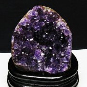 アメジスト（紫水晶）「ウルグアイ産クラスター」の商品一覧