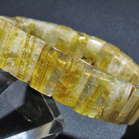 ゴールドタイチンルチルバングル[T107-4363]