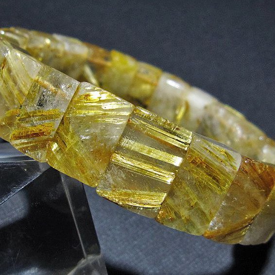 ゴールドタイチンルチルバングル[T107-4426]