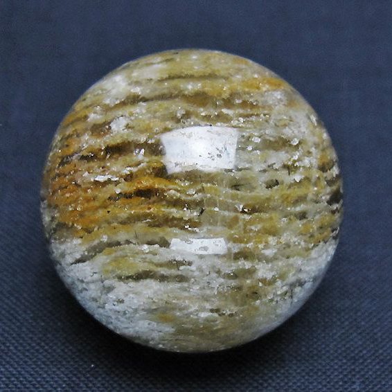 赤ガーデンファントム水晶丸玉 28mm [T129-3048]