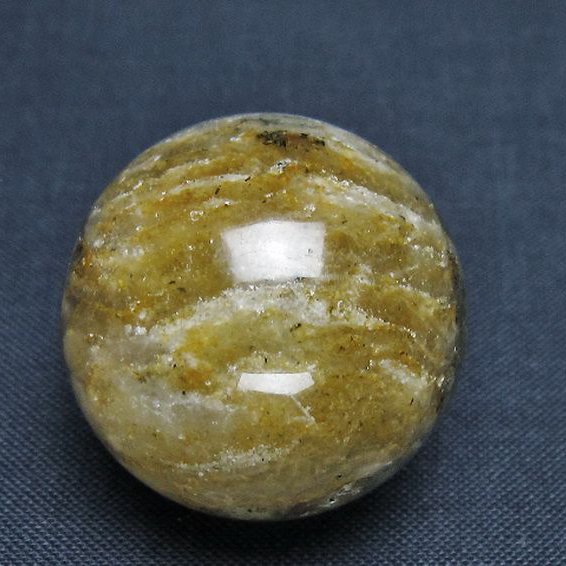 赤ガーデンファントム水晶丸玉 28mm [T129-3053]