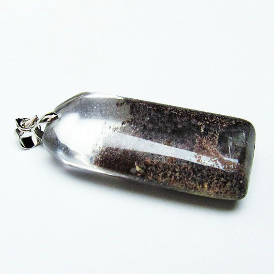 ガーデンクォーツ（庭園水晶）ペンダント[T136-3738]