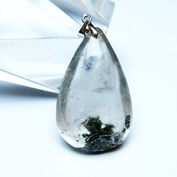 ガーデン水晶ペンダント[T136-4421]