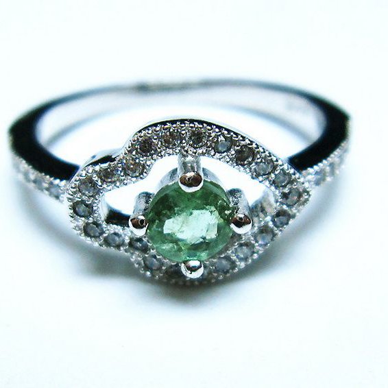 緑トルマリン指輪(13号) [t384-1577]