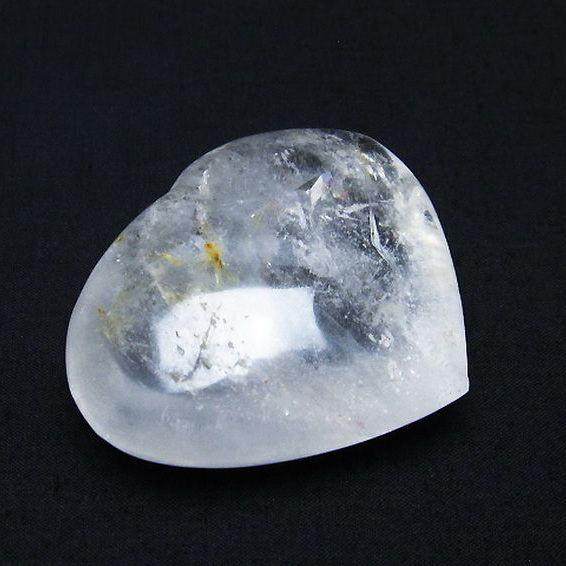 ヒマラヤ水晶ハート置物[T387-13615]