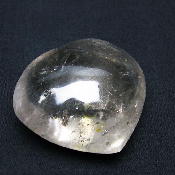 ヒマラヤ水晶ハート置物[T387-13625]