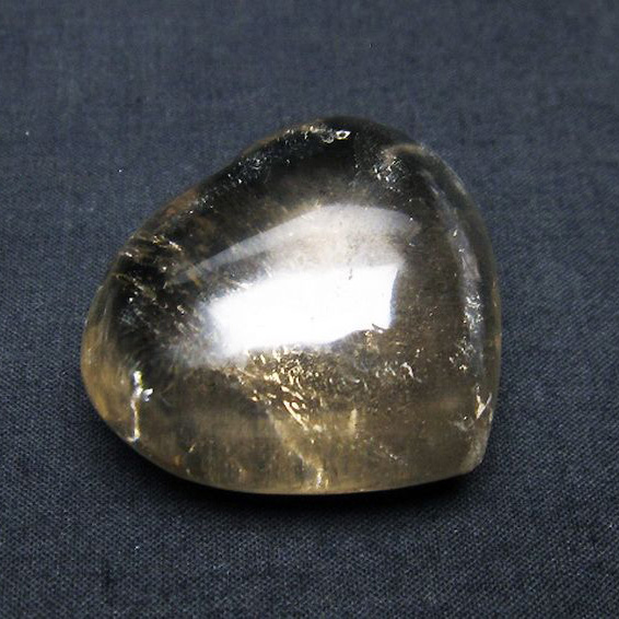 ヒマラヤ水晶ハート置物[T387-13650]