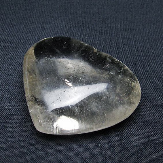 ヒマラヤ水晶ハート置物[T387-13907]