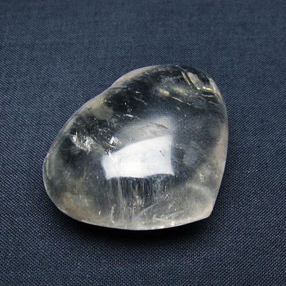 ヒマラヤ水晶ハート置物[T387-13911]