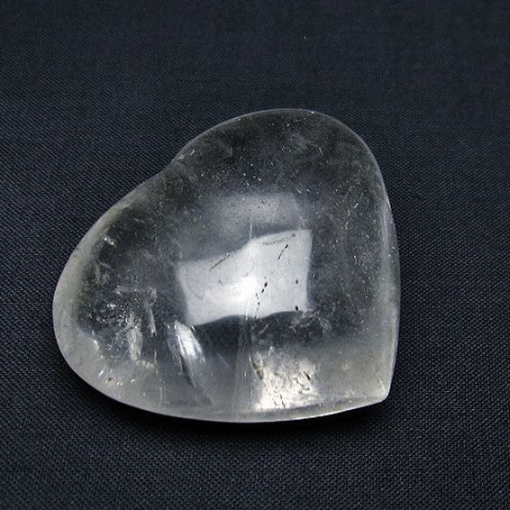 ヒマラヤ水晶ハート置物[T387-13956]