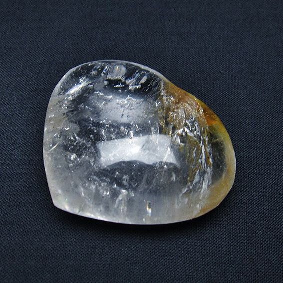 ヒマラヤ水晶ハート置物[T387-13957]