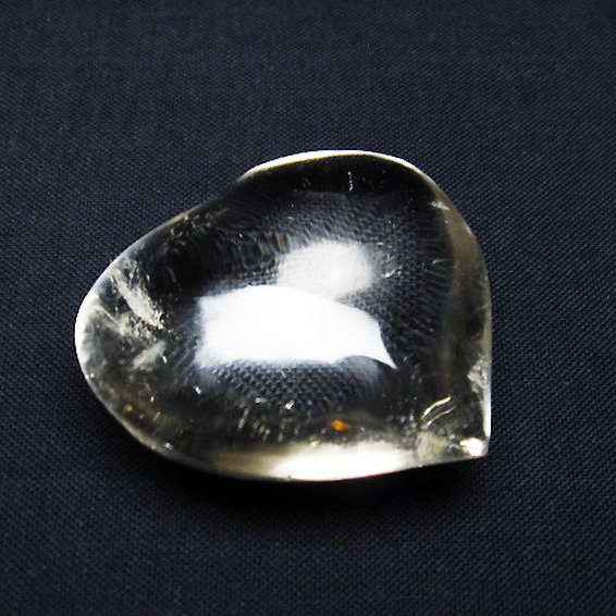 ヒマラヤ水晶ハート置物[T387-14232]