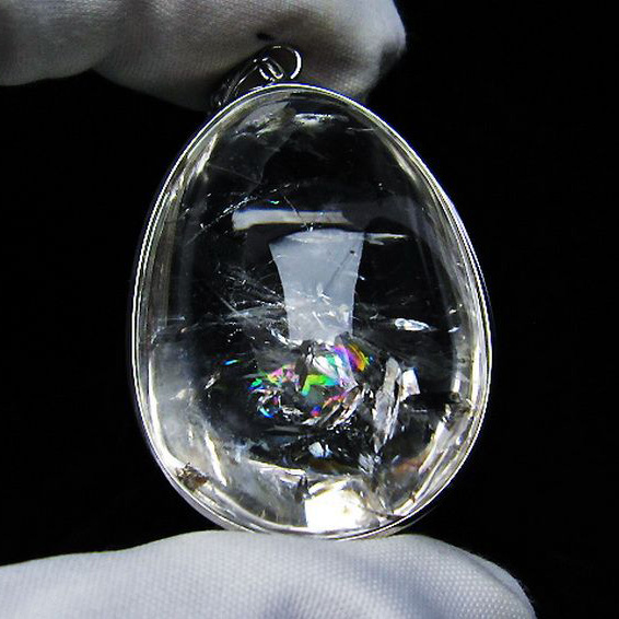 アイリスクォーツ 虹入り レインボー水晶 ペンダント[T436-2731]