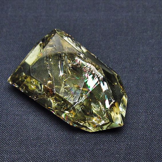 虹入り黄水晶(シトリン)原石[T436-2946]