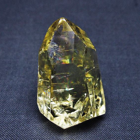 虹入り黄水晶(シトリン)原石[T436-3036]