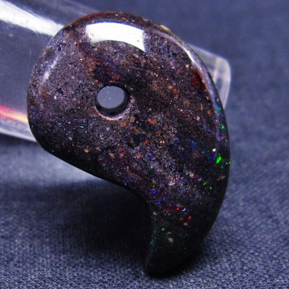 ブラックオパール勾玉[T468-273]