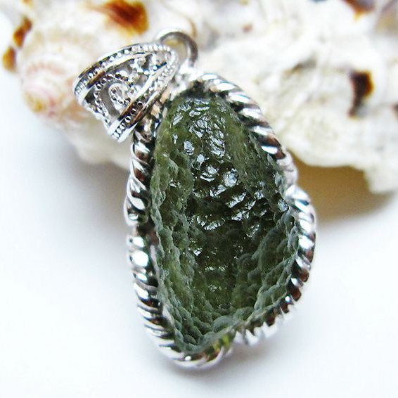 モルダバイトペンダント [t525-2338]