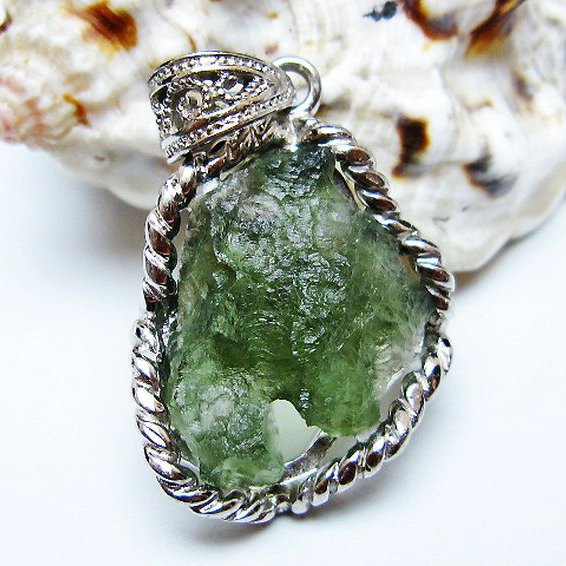 モルダバイトペンダント [t525-2364]