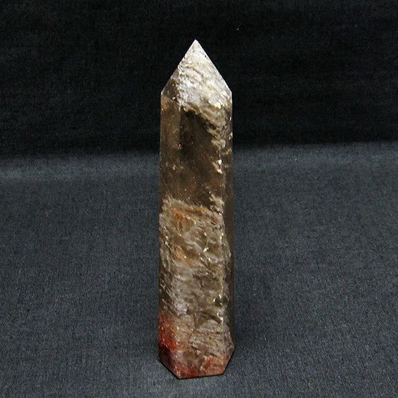 ガーデンクォーツ（庭園水晶）ファントム六角柱[T577-4131]