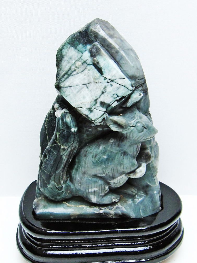 1.4Kgエメラルド 手彫り リス 置物[T583-1152]