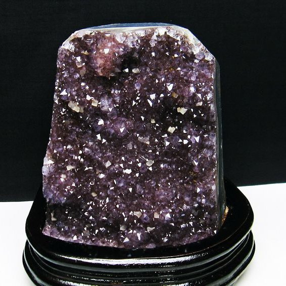 2Kgウルグアイ産 アメジストクラスター カルサイト共生 台座付き同梱不可[T614-7417]