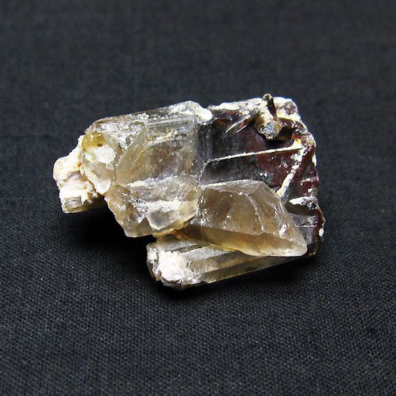 ガーデンクォーツ（庭園水晶）原石[T626-1285]