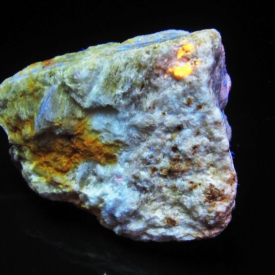 ハックマナイト 原石[T636-1989]