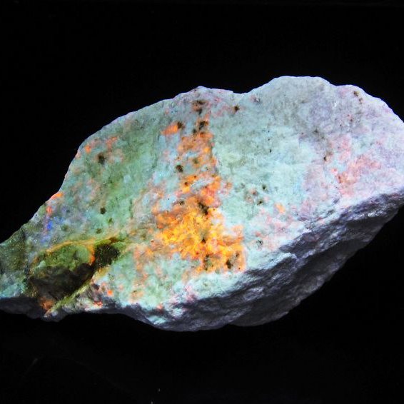 ハックマナイト 原石[T636-2007]