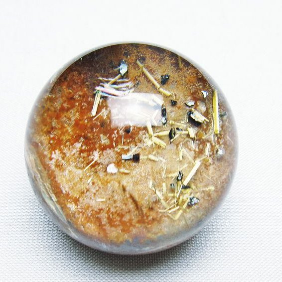 ゴールドタイチンルチル入り水晶丸玉 38mm [T637-4664]