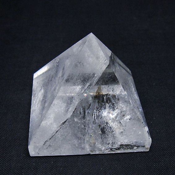 虹入りヒマラヤ水晶ピラミッド[T648-3656]