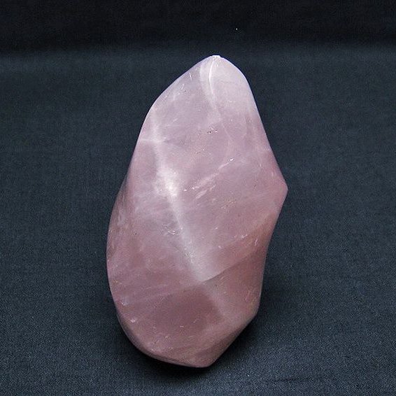 ローズクォーツ 炎（フレイム） ポリッシュ 置物[T653-3915]