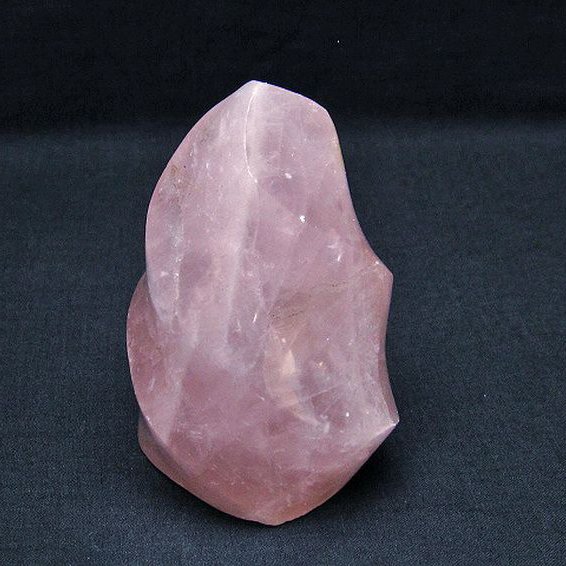 ローズクォーツ 炎（フレイム） ポリッシュ 置物[T653-3949]