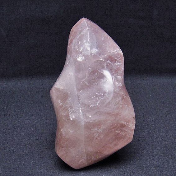 ローズクォーツ 炎（フレイム） ポリッシュ 置物[T653-3967]