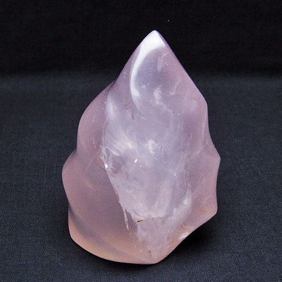 ローズクォーツ 炎（フレイム） ポリッシュ 置物[T653-3972]