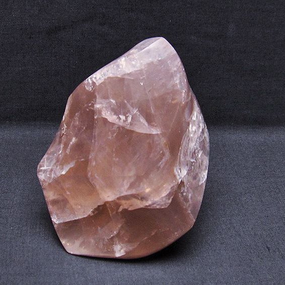 ローズクォーツ 炎（フレイム） ポリッシュ 置物[T653-4007]