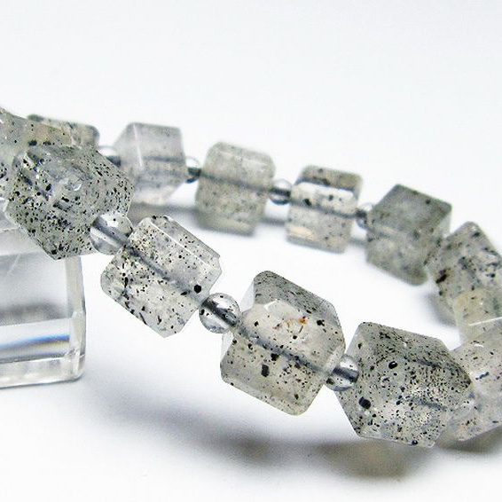 バイオタイトインクォーツ キューブ ブレスレット[T663-1384]