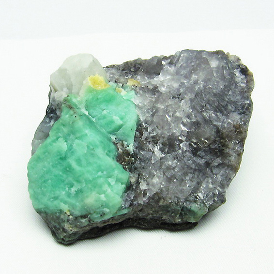 エメラルド原石[T672-1008]