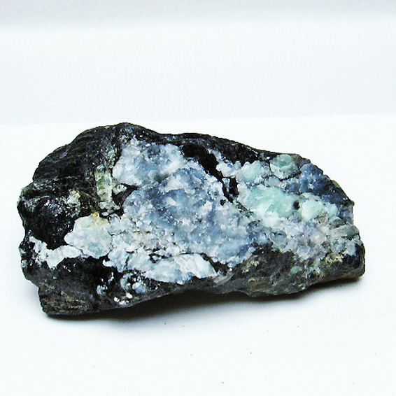 エメラルド原石[T672-1095]