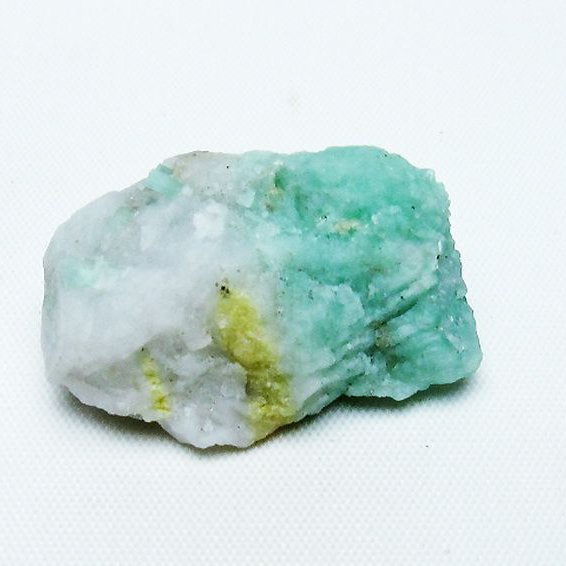 エメラルド原石[T672-1350]